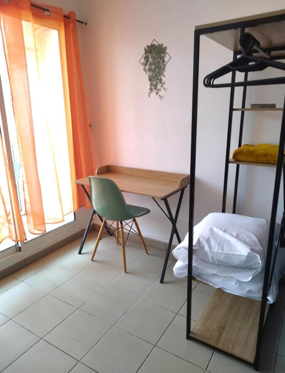 Comme Chez Soi - Studio Tout Equipe - By Sister Home Saint-Denis Eksteriør bilde