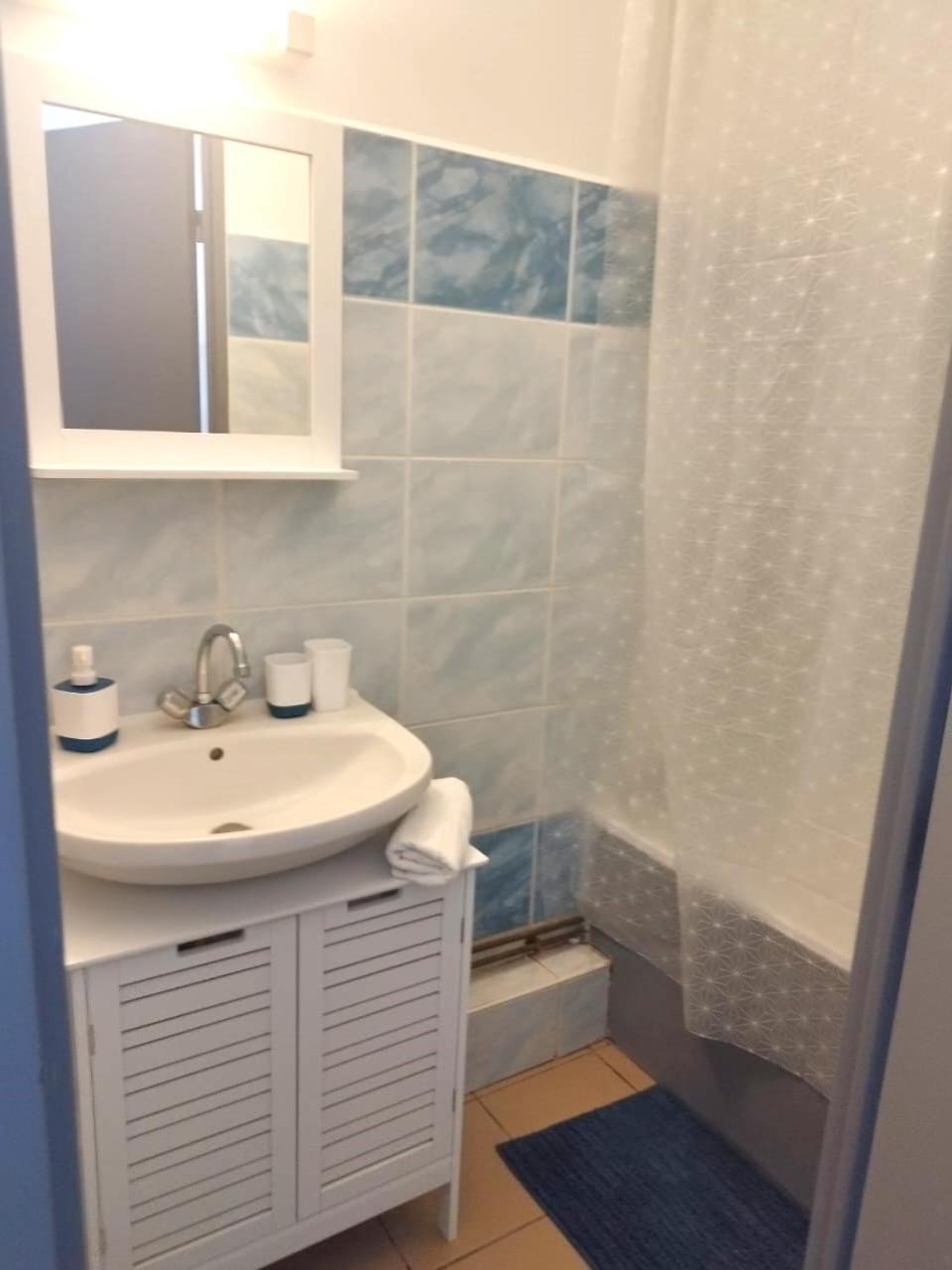 Comme Chez Soi - Studio Tout Equipe - By Sister Home Saint-Denis Eksteriør bilde